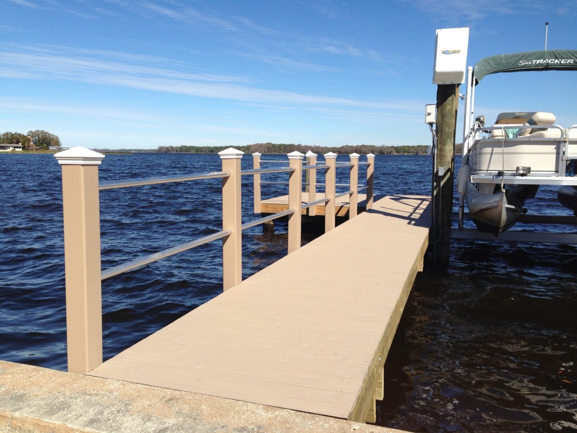 Trex Dock & Handrail with Aluminum Rails – Gulfside Docks